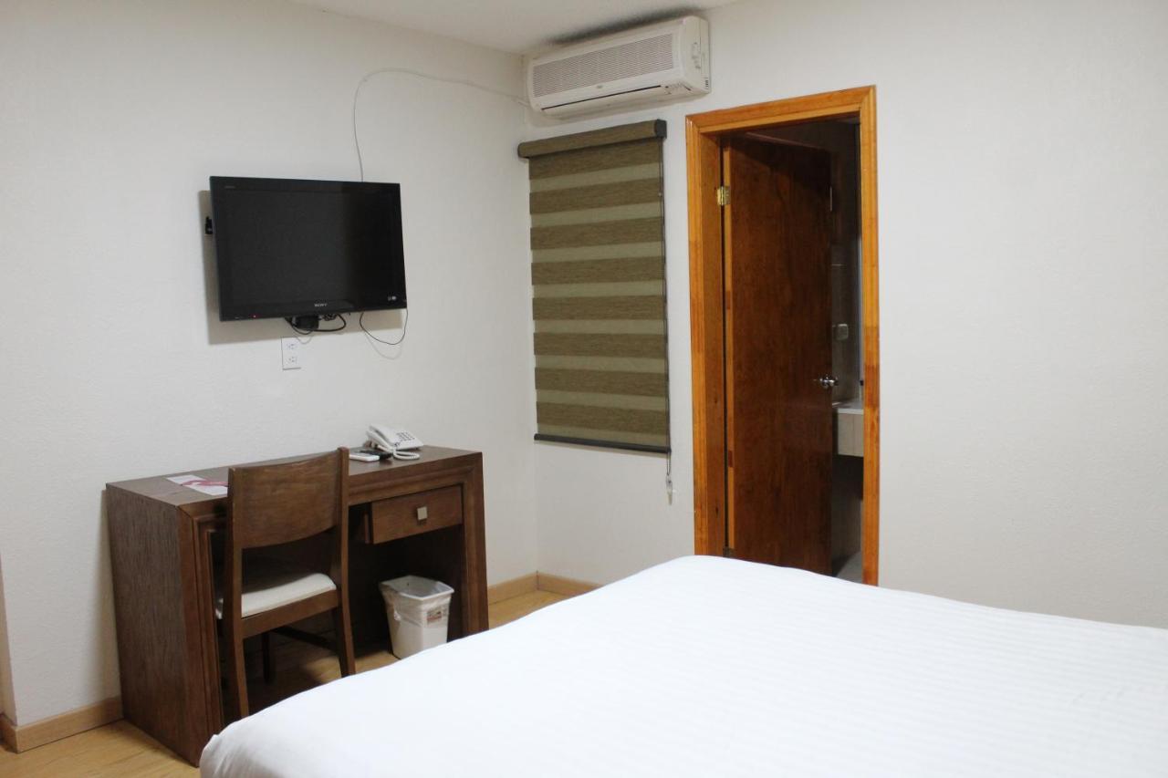 Hotel Adriana Hidalgo del Parral Bagian luar foto