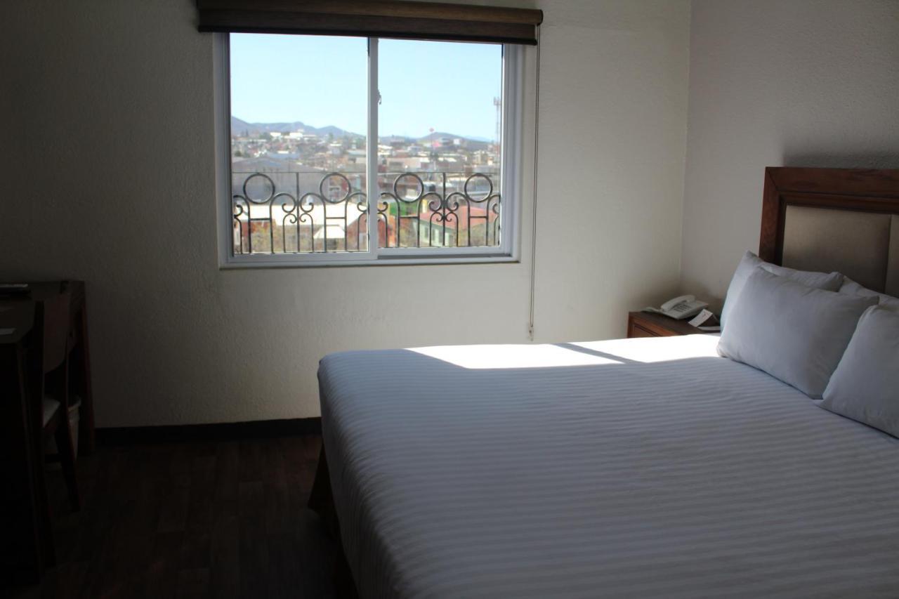 Hotel Adriana Hidalgo del Parral Bagian luar foto